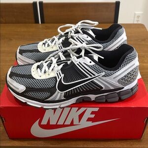 Nike Zoom Vomero 5 SE SP
